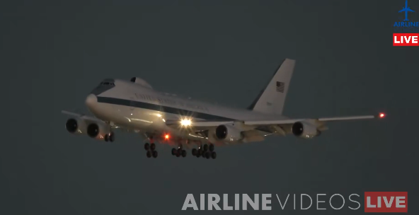 “末日飞机”罕见现身洛杉矶机场，五角大楼回应