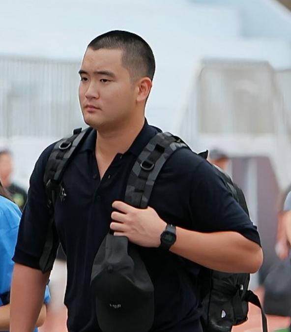 三星掌门人长子入伍现场 放弃美籍引热议
