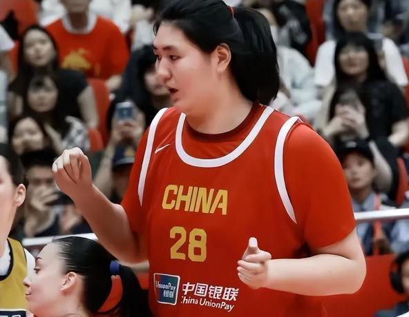 女姚明打爆女KD的背后 张子宇的进步被身高所掩盖 篮不住嘴 巨人时代的困惑