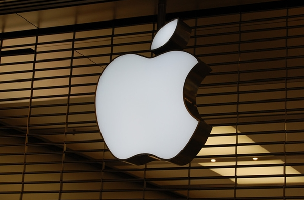 iPhone 17e销量暴增 嘴上说不买身体很诚实