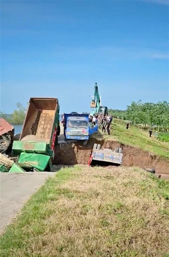 网友实拍洞庭湖决堤现场 洪灾无情，人间有爱