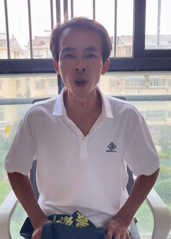 鸡排哥称有摊主假冒已故父亲