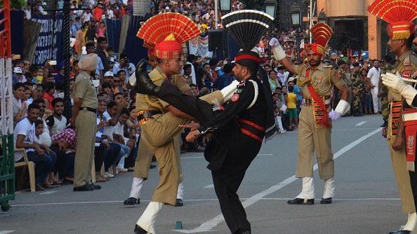 巴防长哀悼印坠毁战机遇难飞行员 展现外交智慧