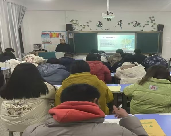 悟势明向 启智笃行——襄阳汽车职业技术学院校领导开讲形势与政策课