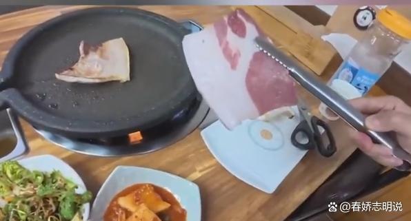 韓國(guó)烤肉店一片肥肉70多元人民幣 游客被“烤”得肉疼