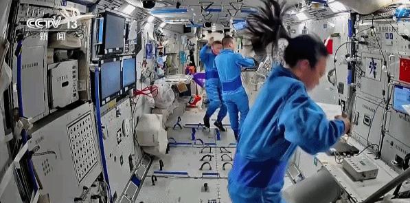 神二十三乘组日常满满 科学实验与健康管理并进