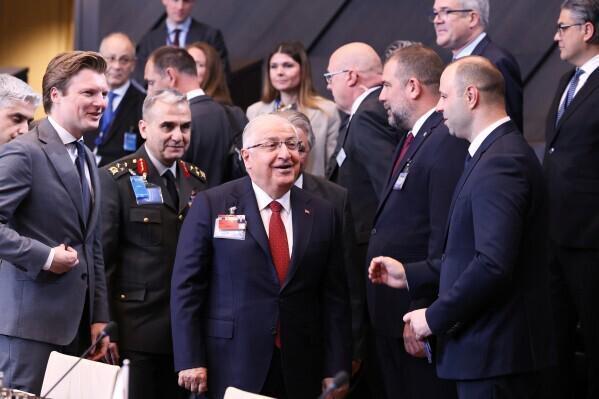 乌克兰称打到明年必须600亿美元外援，德国：我给你钱