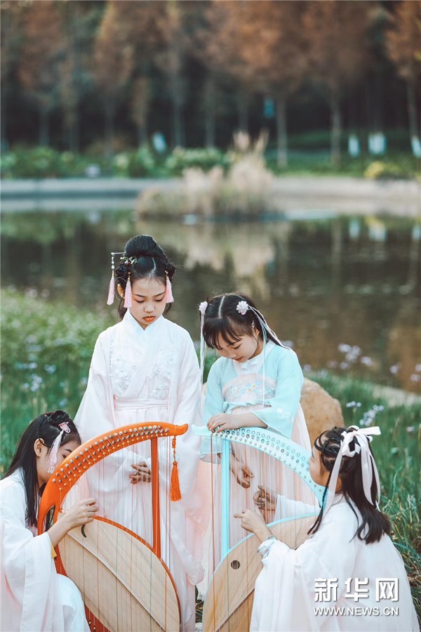弘扬中华传统文化 箜篌娃娃们的风采