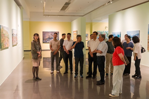 画布之上,看见土地与人:张路江油画展在浦城美术馆/范迪安美术馆开幕