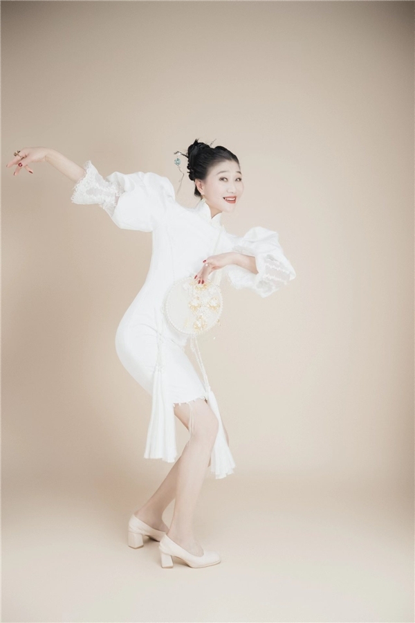 中国舞蹈家夏冰：土家老幺妹 摆手动心弦