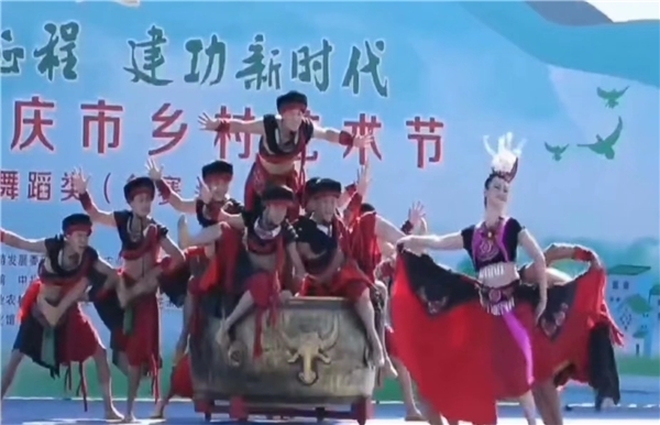 中国舞蹈家夏冰“鼓三部曲” ——洪荒鼓点昂扬时代的风