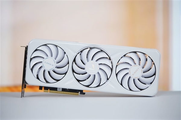 8GB显卡春天来了！Intel新手艺显存占用暴降18倍