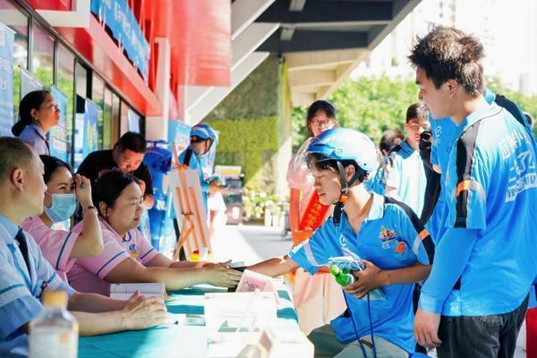 饿了么持续升级骑手关怀：每月设立“骑士日”，将驿站服务、装备物资福利关怀日常化