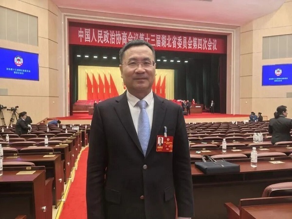 五年累捐超亿元！湖北北大校友公益基金再向三亚捐605万元设备