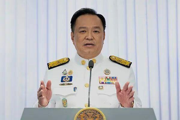 泰国总理参加我们在泰国的大使馆，以庆祝中国