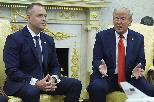 特朗普终于就俄无人机事件表态，波兰：说的啥