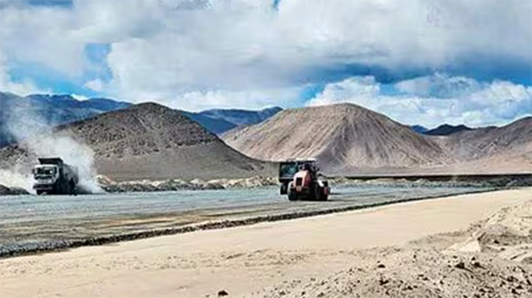 距离中印实际控制线不到30公里处，印度启用新空军基地