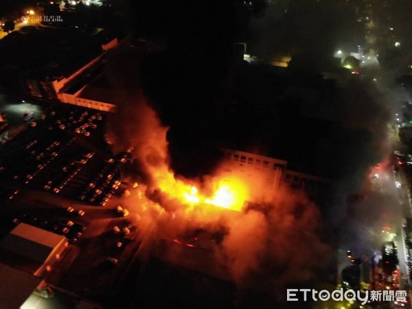 台媒：新竹湖口工业区一工厂深夜发生火灾