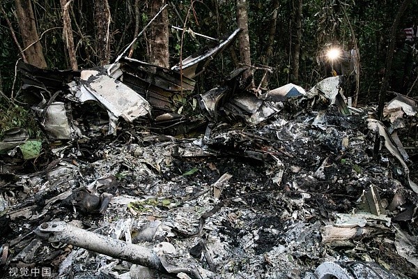 喀麦隆失联飞机坠毁11人死亡