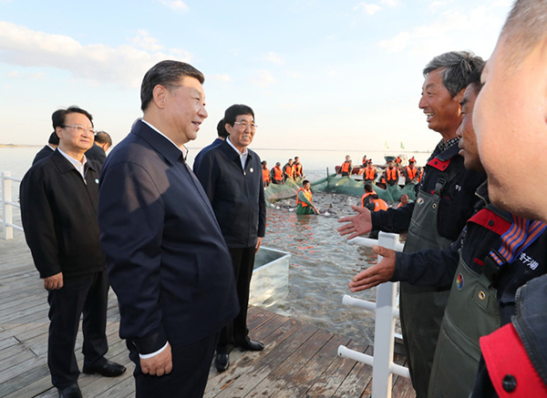 总书记心中的美丽中国·湖 还给老百姓清水绿岸、鱼翔浅底的景象