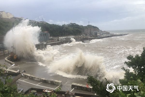 “梅花”奔袭江浙沪:多地狂风大浪 绍兴已禁止观赏钱塘江潮