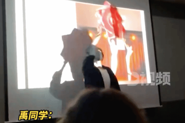 东北男生在韩留学课上表演丢手绢 网友：文化输出！