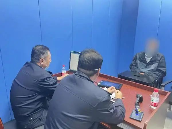 500强企业中层沉迷赌球，5年负债千万沦为诈骗犯