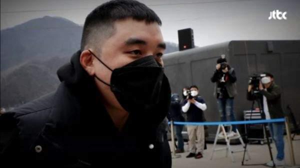 一个出来 一个进去了 韩国监狱需要代言人？胜利出狱刘亚仁吸毒进去