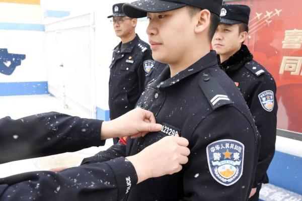 父亲牺牲后儿子继承警号，007704，重启！