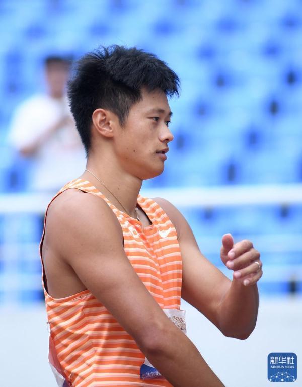 全国冠军赛:谢震业男子200米夺冠