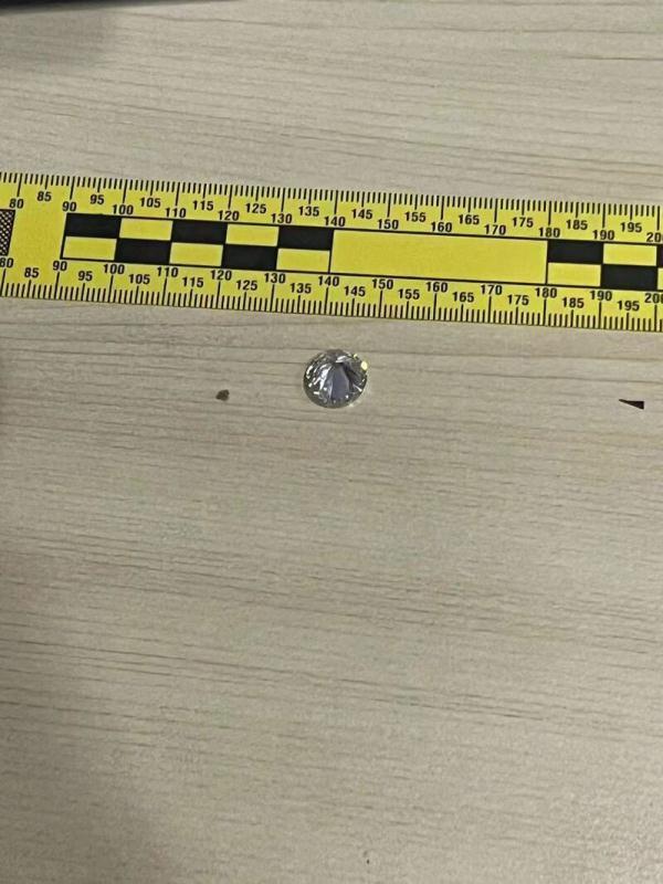 嫌疑人用了什么手法使343万的裸钻被调包？上海警方快速破获钻石盗窃案