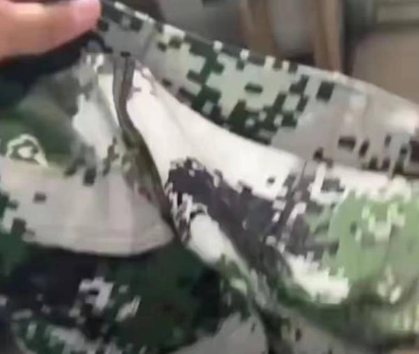 学生吐槽军训校服薄且透光 校方回应：已经上报领导