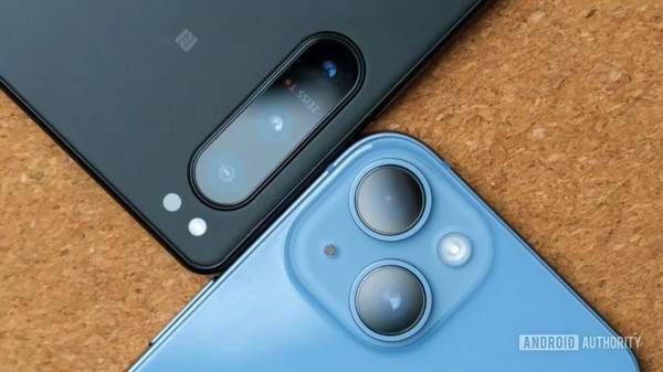 外媒称iPhone 15落后对手：价格昂贵，缺乏尖端吸引力