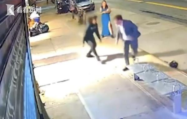 美国一男子当街被捅死 凶手还向他的女友吐口水后逃离现场