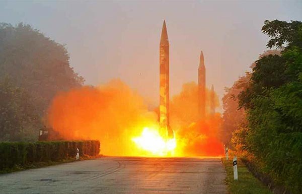  韩方称朝鲜向半岛东部海域发射中远程弹道导弹