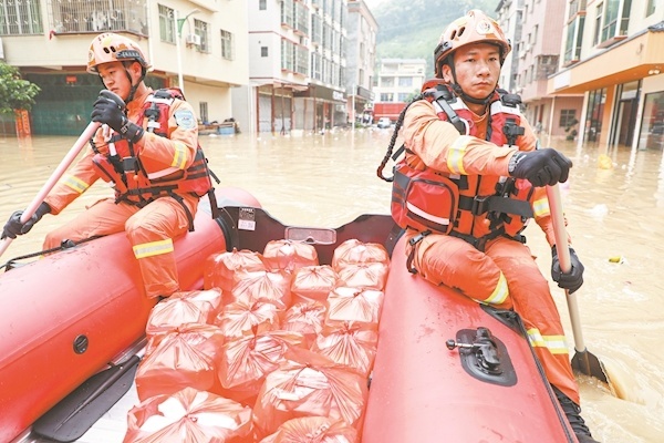 广东已累计转移群众11万人 强降雨致多地受灾