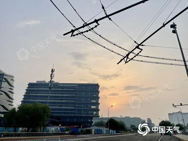 带伞！北京今天有雨，阵风六级左右，最高气温31℃