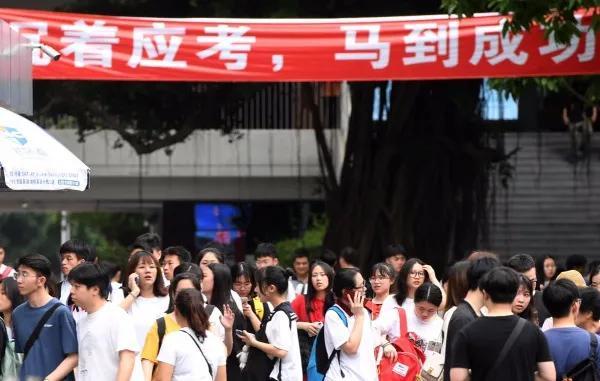 知识改变命运是最持久的主旋律 高考开启百万学子梦想之旅