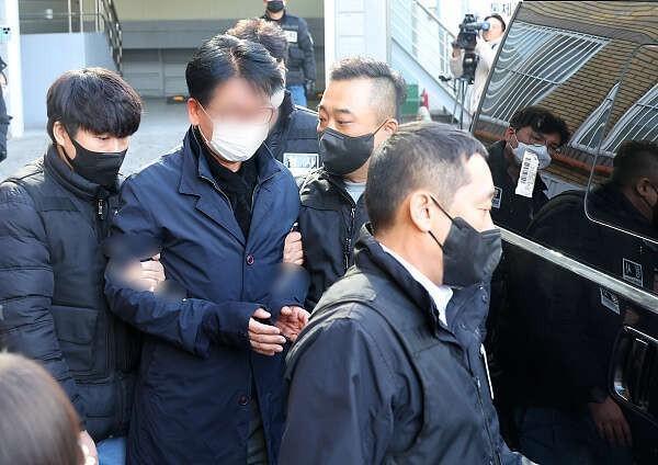 韩国：袭击李在明的男子一审被判15年