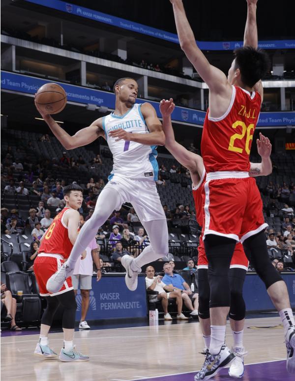 NBA夏联：中国男篮31分狂负黄蜂 杨瀚森1247失误6犯规