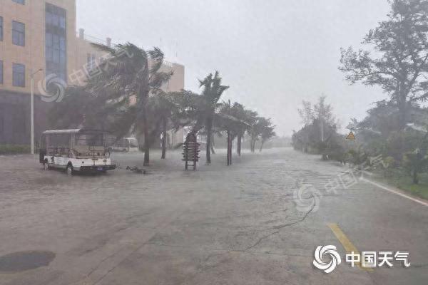 海南三亚发布暴雨红色预警