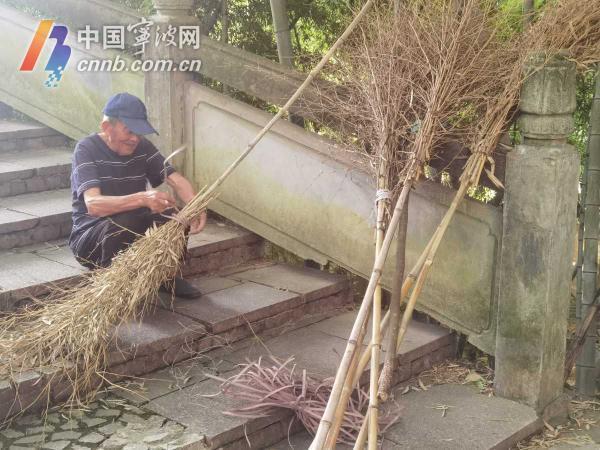 鍛煉、喜吃甜食……102歲老人分享他的“長壽秘籍” 堅持清掃山路十年