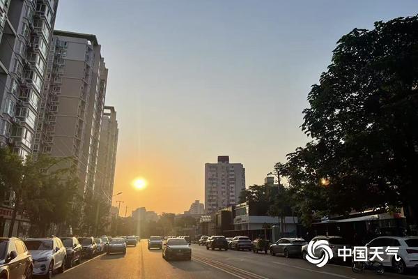 北京未来三天晴热高温天气持续 今天最高气温可达38℃ 注意防暑降温