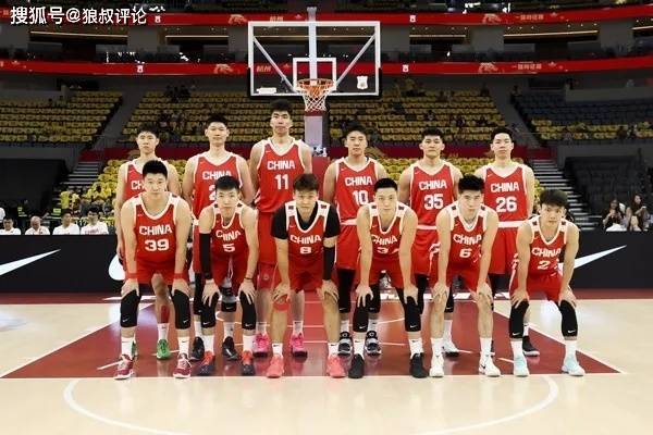 年初打日本还是首发！徐杰4战合计出场17分钟得到6分2板2助攻 国家队定位待定