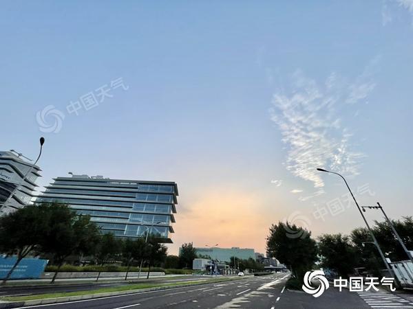 今天白天北京晴朗在线体感闷热 明天前后有明显降雨过程