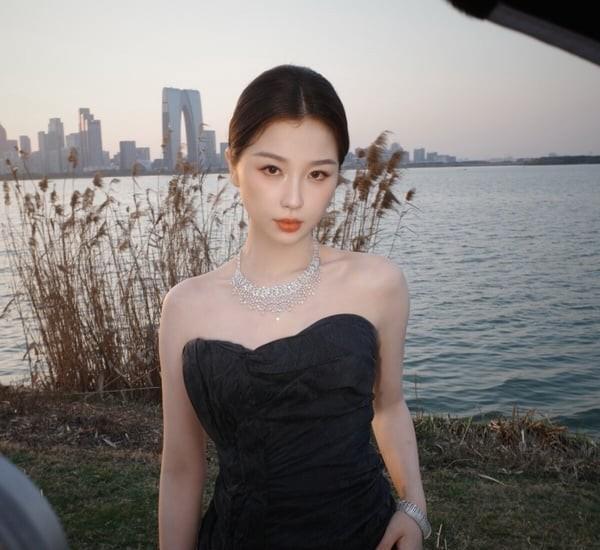 迪丽热巴大女主排面 天生贵气千金首选