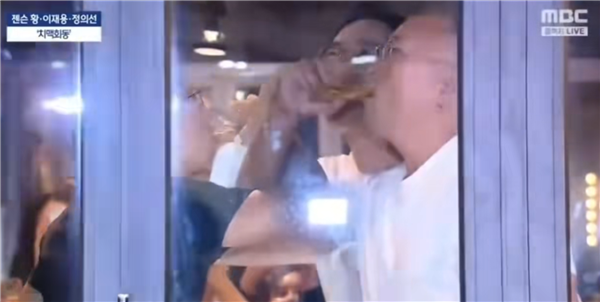 黄仁勋与韩国两大财阀举行炸鸡啤酒会 共商深度合作前景