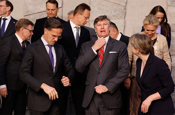 美国给欧洲划死线 2027年防务自主期限