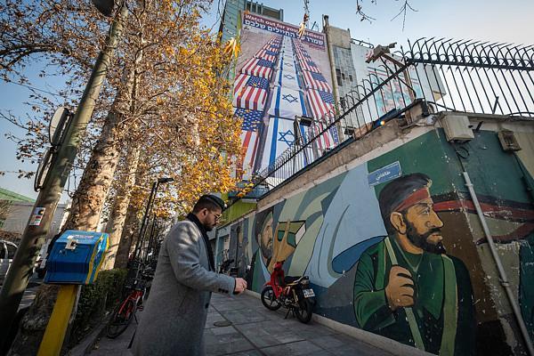 白宫回应是否对伊朗军事打击 外交仍是首选