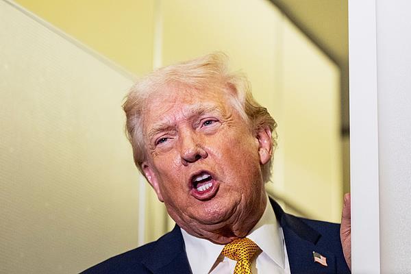 特朗普：不再有义务只接洽和平